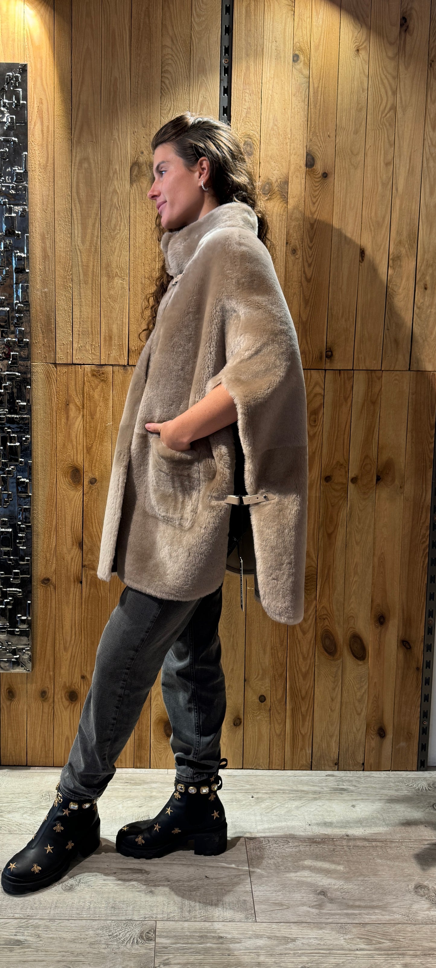 CAPE FOURRURE REVERSIBLE - LOU ANDREA