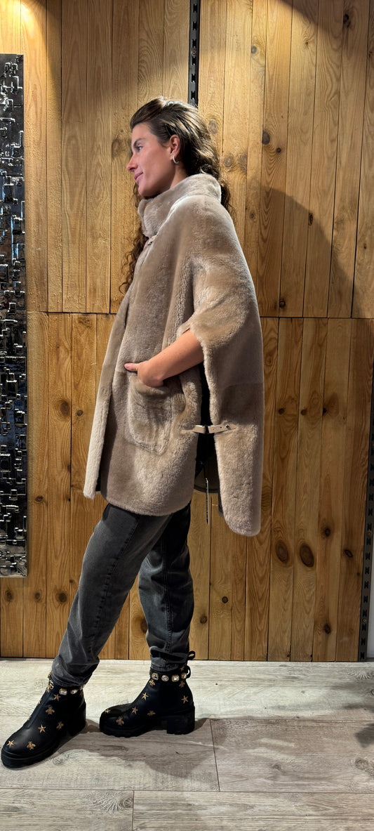 CAPE FOURRURE REVERSIBLE - LOU ANDREA