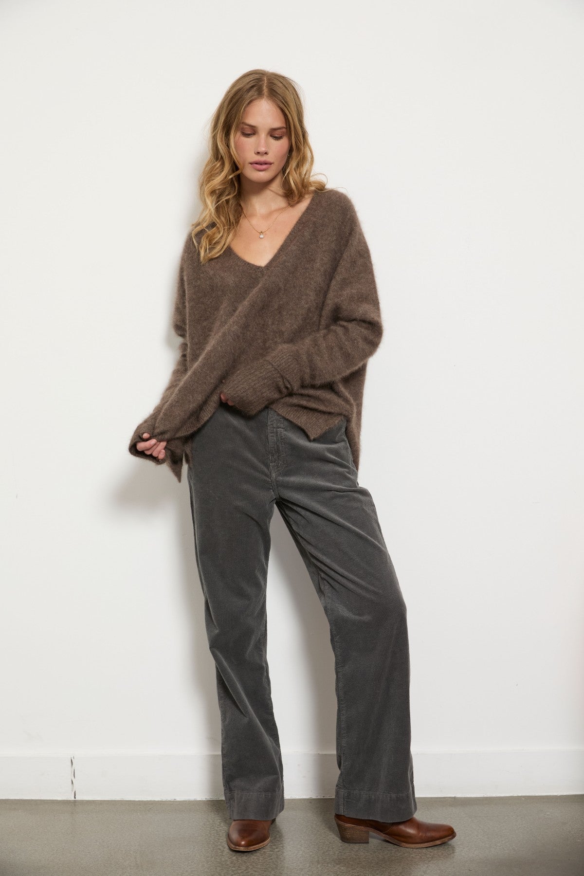 Pull Mister col V en laine Bella Jones café