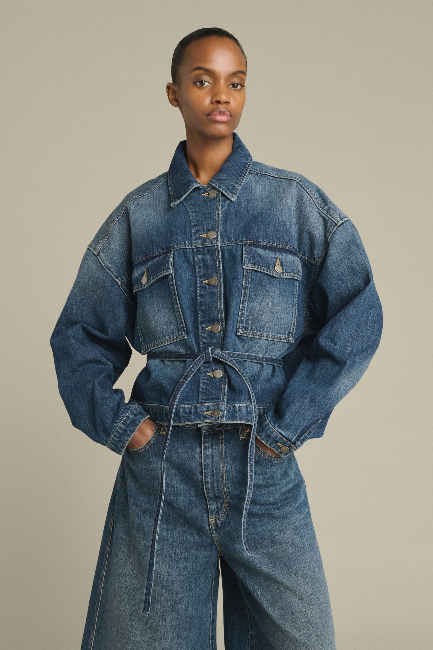 Blouson en denim ceinturé – Soeur