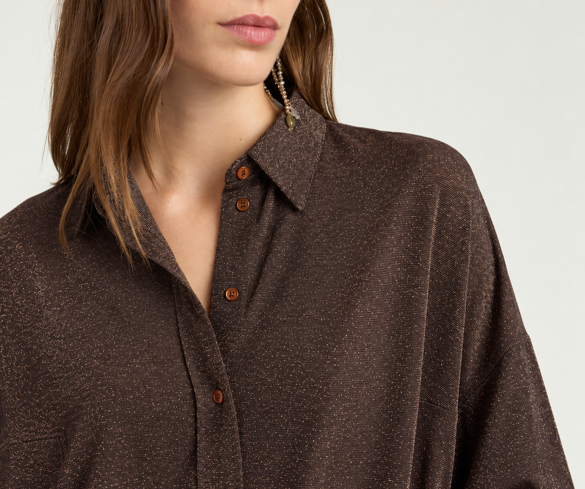 Détail chemisier Pitanga Bis Momonì cuivre – jersey lurex et boutons nacre