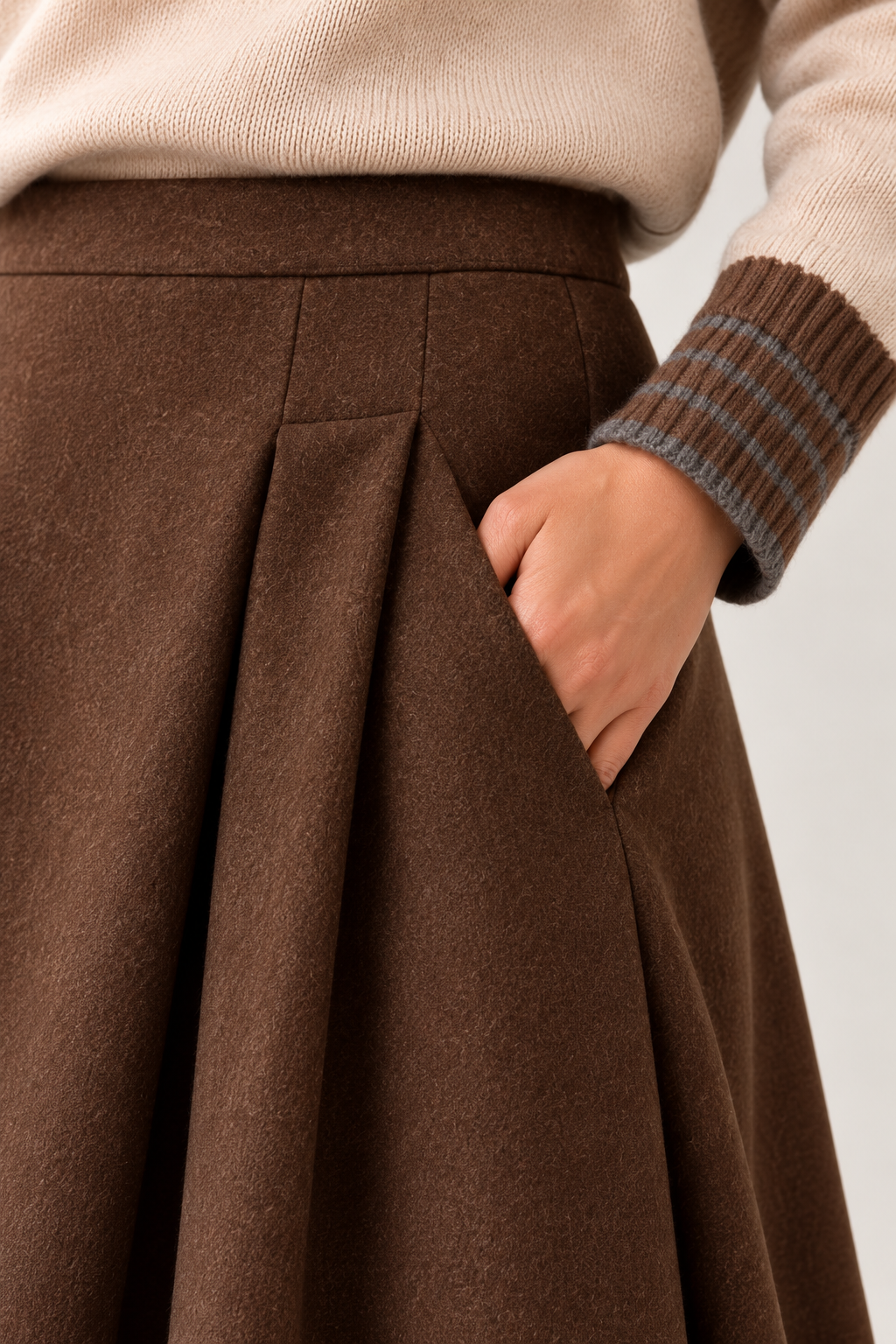 Détail taille et matière jupe JONICO Diega marron chocolat