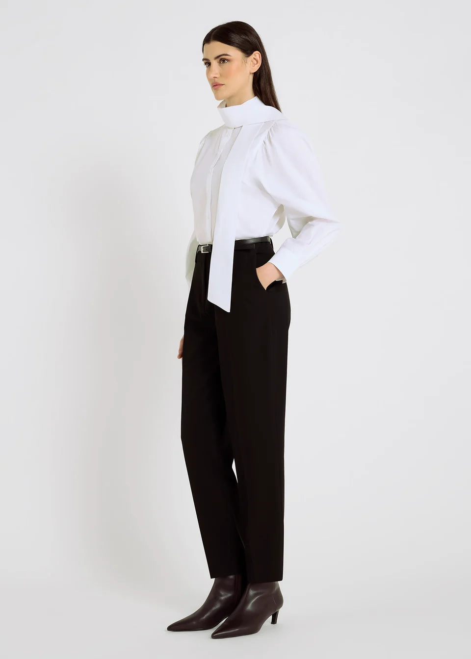 Pantalon femme HENRI noir HANA SAN taille haute vue trois-quarts