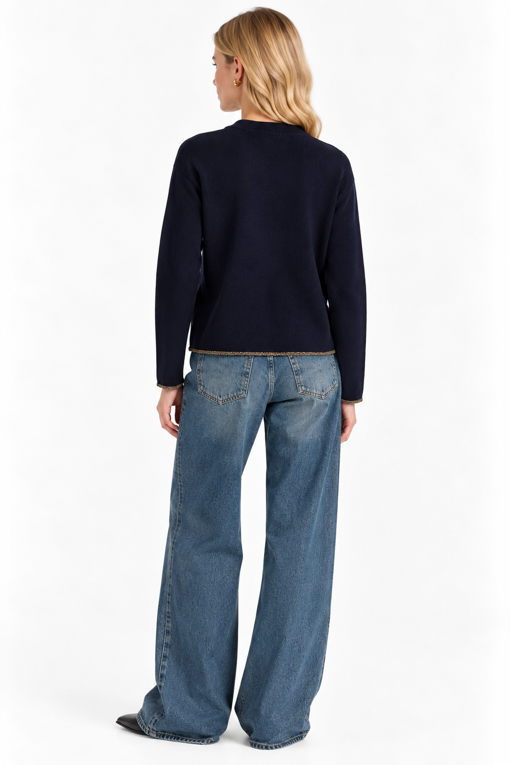 Pull Karasu Momonì bleu en laine porté – vue de dos