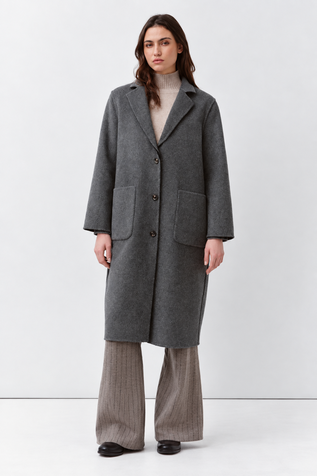 Manteau réversible MAIKO Diega gris chiné porté femme – Les Pétroleuses Quiberon
