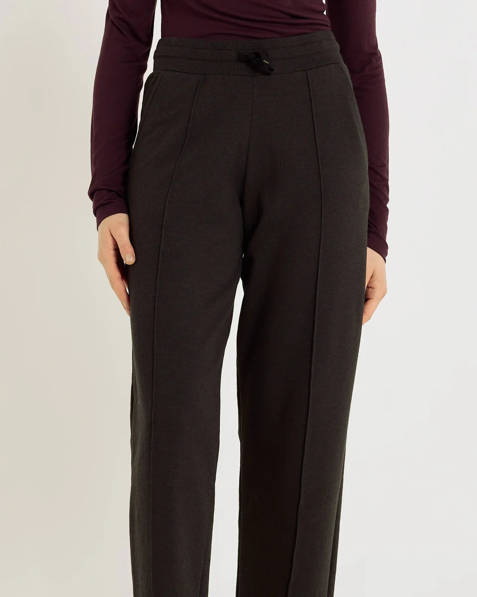 Pantalon jogging PHILIP anthracite HANA SAN détail taille et coupe large
