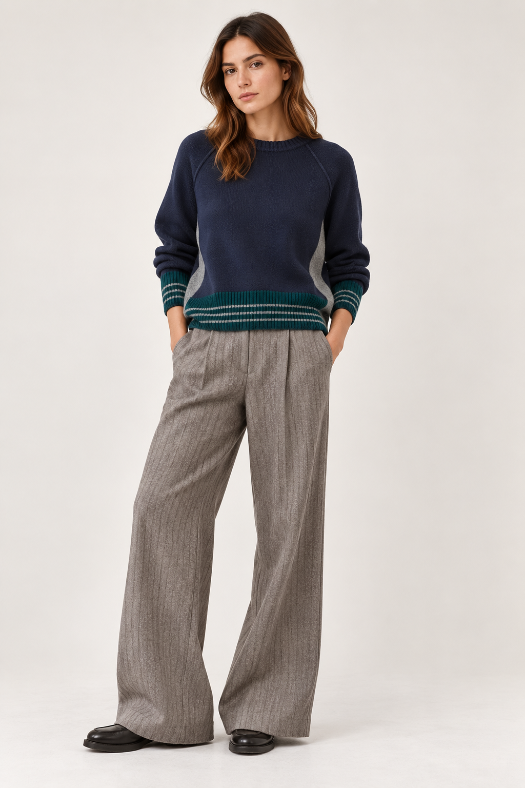Pull PALIZO Diega en laine mérinos porté femme – Les Pétroleuses Quiberon
